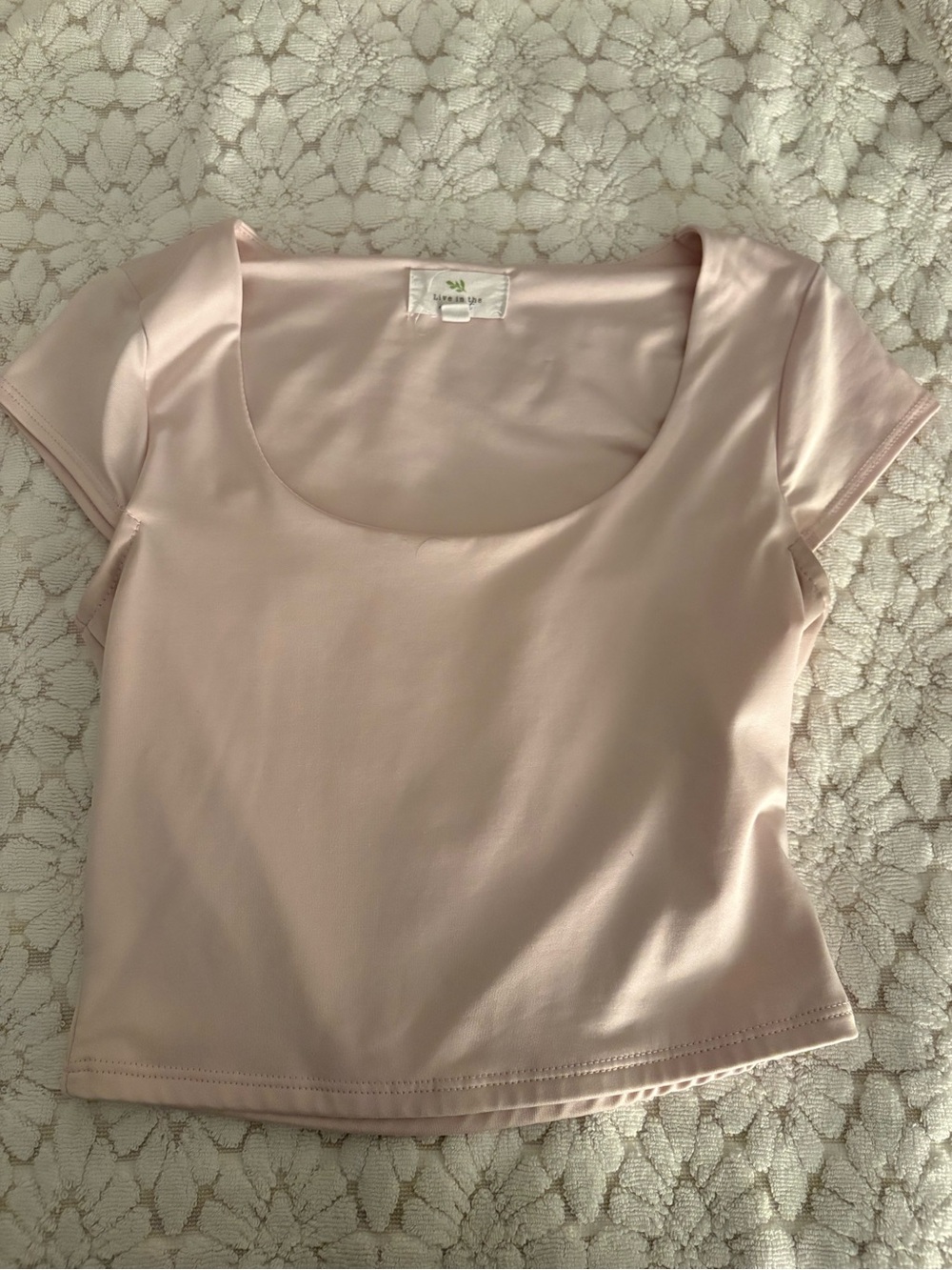 Women's Short Scoop Neck Crop Top in Pale Pink